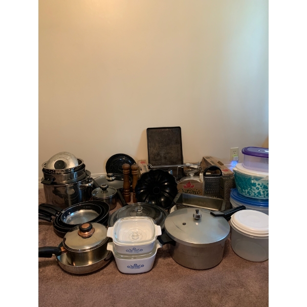Cookware, Bakeware, and Kitchen Storage Items
