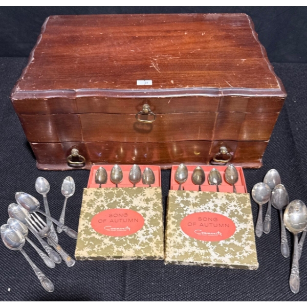 Set of EIGHT Community Plate Flatware Cutlery w/A Drawer of Mini Spoons