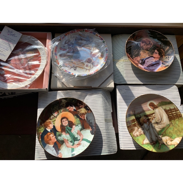 Decorative Plates Collection 