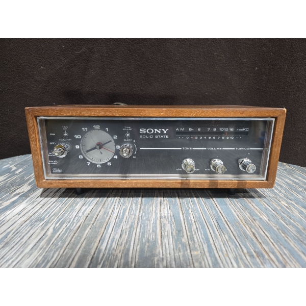 Sony Solid State Vintage 6 Transistor Radio, Model No. 8RC-54