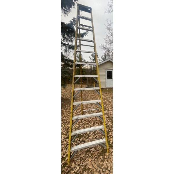 Yellow 10ft Fiberglass Stepladder