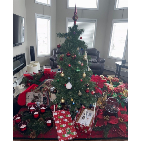 Seasonal Assortment - 3 Ft Tall Fiber Optic Holiday Tree Decorative Wreath Garland Cardstock & more 