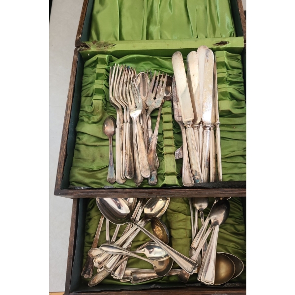 Cutlery Box w/ Assorted Cutlery 11 W, 9 D, 5 T 