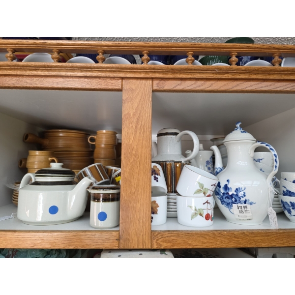 Ceramic Tea Pots & Mugs