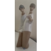 Image 1 : LLADRO Porcelain Choir Boys Figurine  - 8.5T   