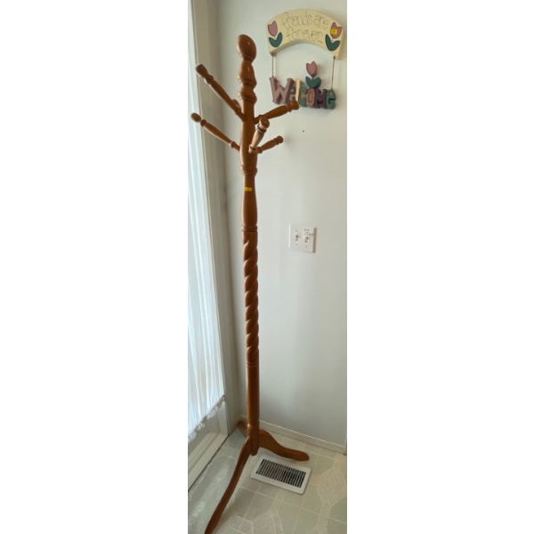 Oak Coat Tree - Spindle Style w/ Welcome Sign 71T