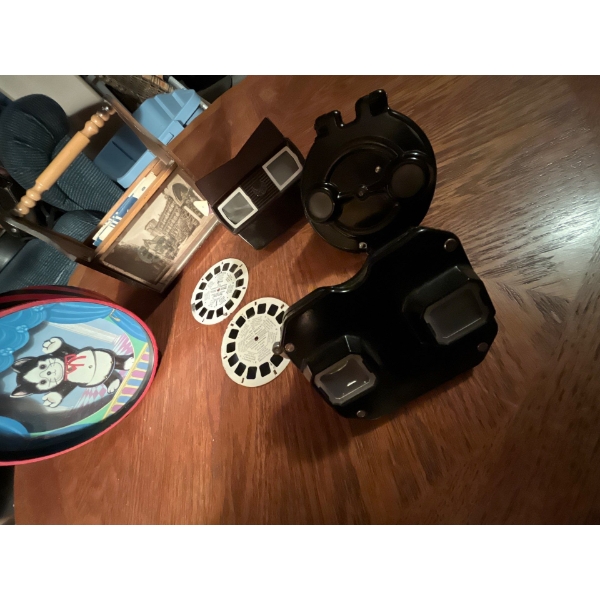 1940’s Sawyer’s View Master Black Bakelite x 3 with several slides for your enjoyment