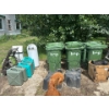 Image 1 : 6 large Green Trash Cans  6 water cans mosquito Magnets garden House With Rolling Stand 2 Vintage Wh