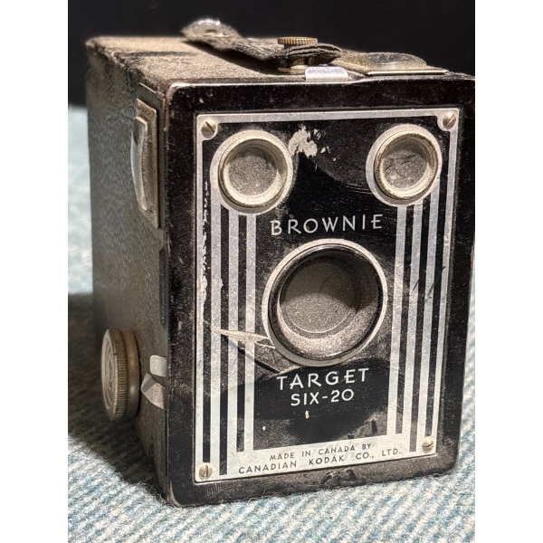 Kodak Brownie Target Six-20 Box Camera