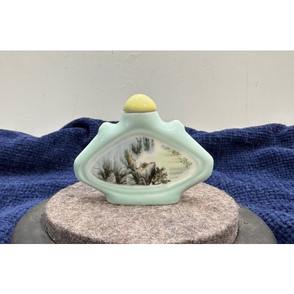 Turquoise Hand Painted Snuff Bottle with Spoon 2.25H