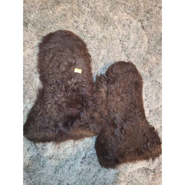 Vintage Mittens (Adult Man's Hand For Reference) 