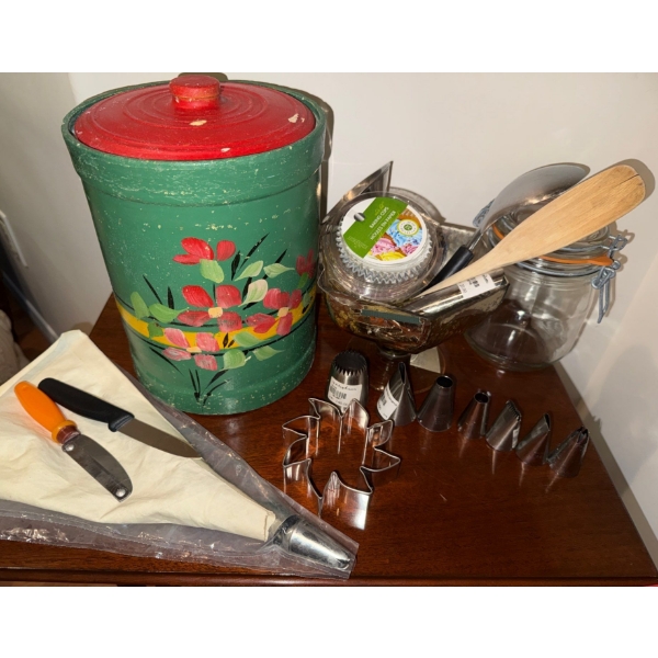 Vintage Flour Cannister w/ Cake Decorating Utensils & Tools ++ Icing Tubes w/attachments