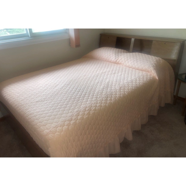 Double Bed w/Headboard & Bedding
