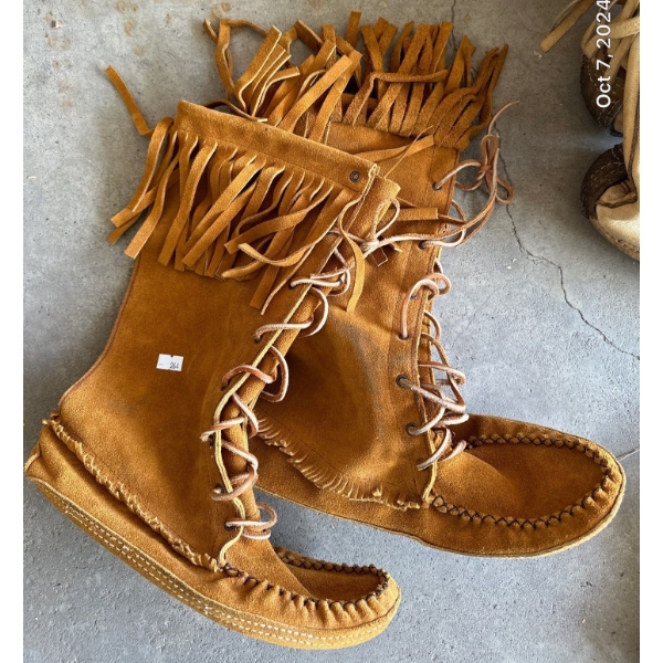 Mucklucks Size 12 Puckertoes