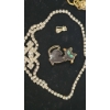 Image 2 : Cat-Themed Jewelry with Rhinestones and Metal Accents