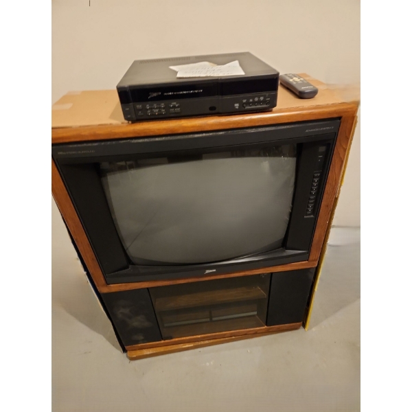 Zenith SG2721H SDTV and VCR VRJ424HF in Swivel Base Oak Cabinet 41 W, 14 D (21 D Including TV), 41 T