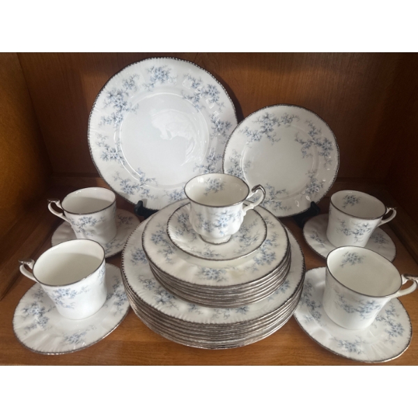 Vintage Paragon Fine Bone China in 'Bride's Choice' Pattern 