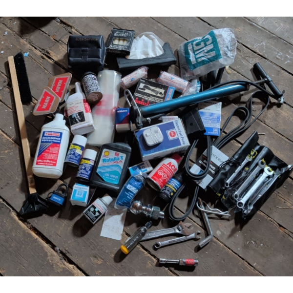 Garage Goodies - New Automotive Tools & Maitenence Products Visor Kleenex Motor Oil Hand Tools 