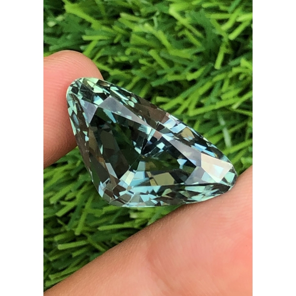  Metallic Green Hiddenite gemstone 36.75 ct Certified ($18,375 Appraisal)
