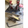 Image 4 : Pair of Jack Stands, Floor Jack & Vehicle Maintenance Creepers