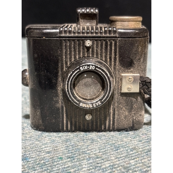 Kodak Six-20 Bull's Eye Camera