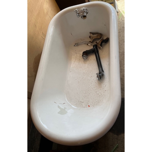 Vintage Foot Claw Tub with Hardware