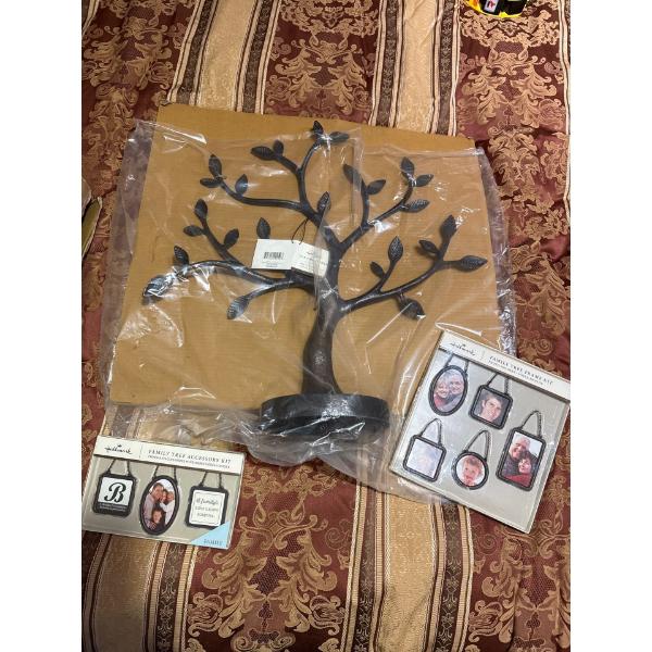 Metal Family Tree w/ Frames, Hallmark (20T) 