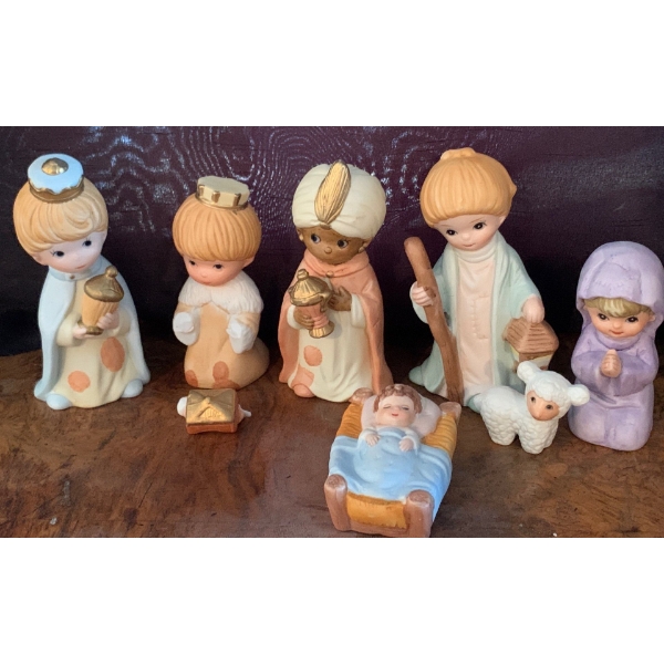 'Sanmyro' Children Porcelain Nativity Scene (Damage on One; See Image)  