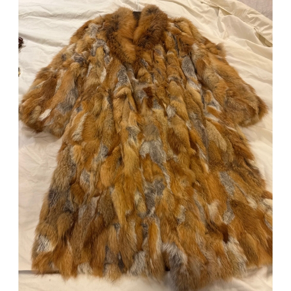 Vintage Fox Fur Coat - Size Small In Excellent Condition