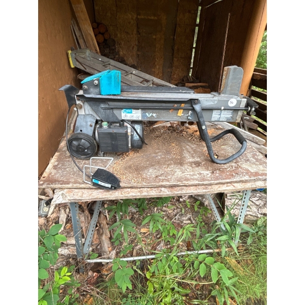 Yardwork electric log splitter one and three-quarter horsepower 120 V 15 amp