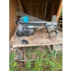 Image 1 : Yardwork electric log splitter one and three-quarter horsepower 120 V 15 amp