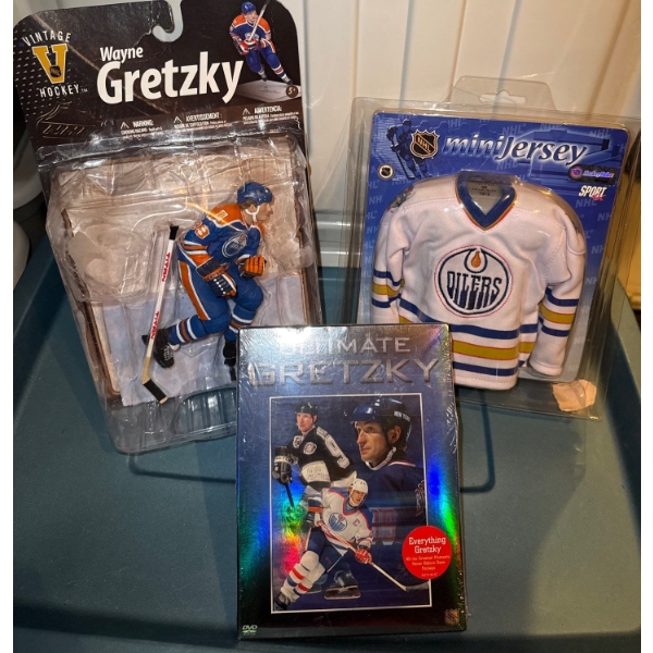 Wayne Gretzky Memorabilia- Ultimate Gretzky DVD, Mini Jersey & Figurine Bundle