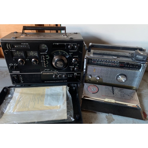 Zenith AM/FM Radio w/ SONY Synthesize Dual Conversion Receiver CRF-320