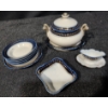 Image 5 : Decorative Child's 10-Piece Ceramic Dish Set with Blue and Gold Accents