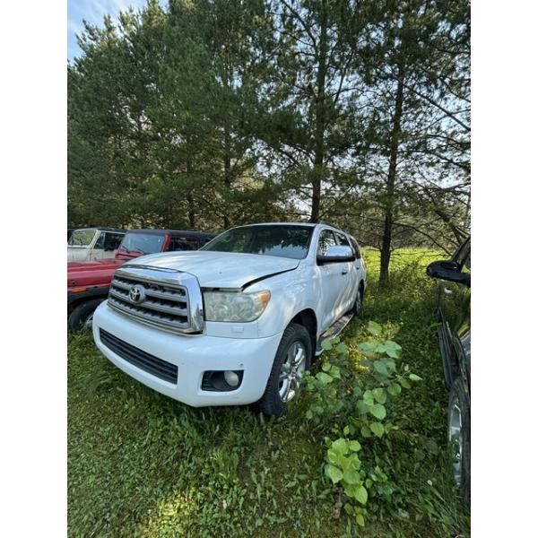 2008 Toyota Sequoia SUV, White, VIN 5TDBY68A2