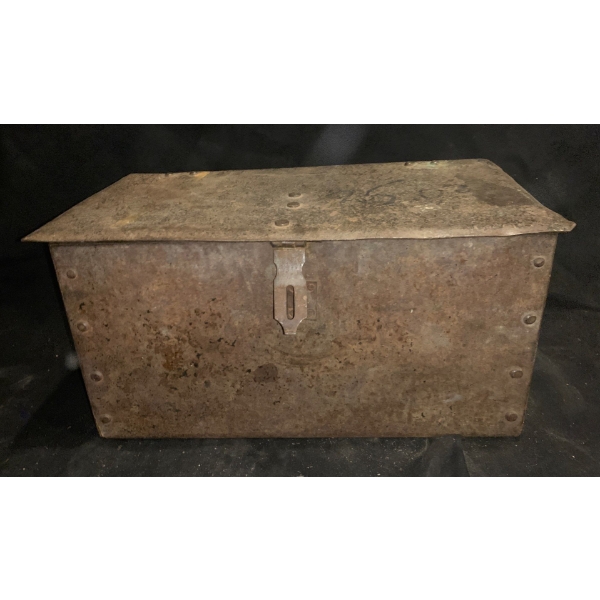 Vintage Metal Mailbox - 20W, 9D, 10T