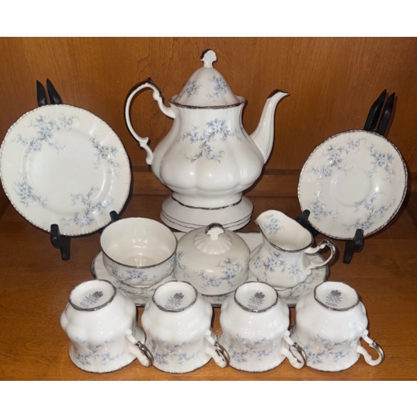 Vintage Paragon Fine Bone China Tea Set in 'Brides Choice' Pattern 