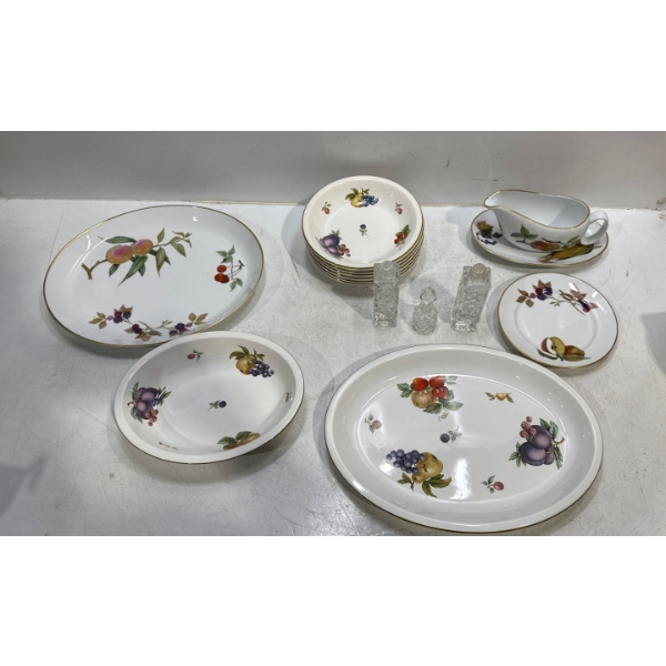 Wedgewood "Fruit Sprays" Dish Set with Glass Shakers