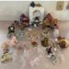Image 1 : Xmas Tree Ornaments Figurines  5T & Holiday Photo Book
