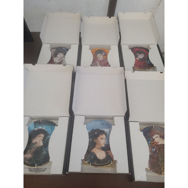 Bundle of Collectible Plates