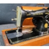 Image 4 : Early 20th Century Singer Sewing Machine with Pedal and Cover