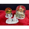Image 1 : Winter Snowglobes and Decor