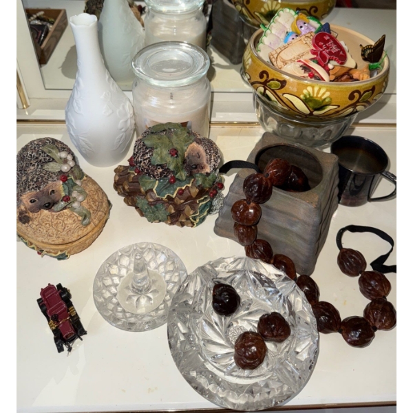 Desktop Trinket Holders Assorted Refridgerator Magnets Candle & More