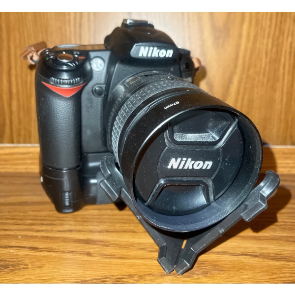 NIKON D90 w/ NIKON DXSWM Aspherical Lens & Mikka Battery Pack MK-D90