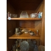 Image 3 : collection of ashtrays and antique shaving kit and sharpener

Number of pieces of crystal serving di
