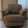 Image 7 : Natuzzi Genuine Leather Club Chairs w/ Faux Fur Throw Blanket 