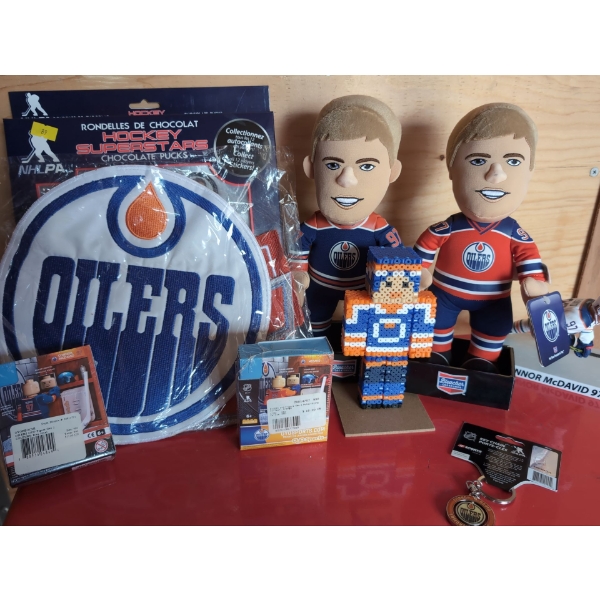 Connor Mcdavid T-Shirts, Bobblehead, Puck, 25 Hockey Cards