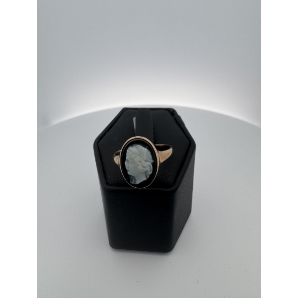 10K 2.79 Cameo Ring 
