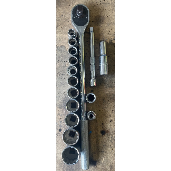 PROTO 1/2" Drive Ratchet, 15SAE Sockets with Extensions