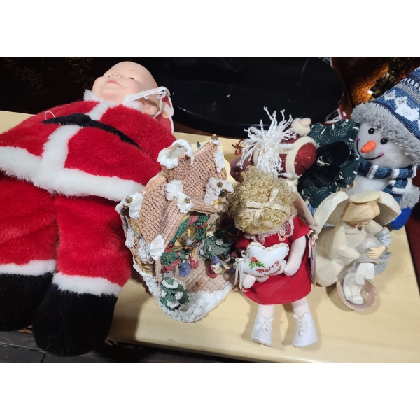 Anne Geddes "Baby Santa", Holiday Home Clock, Wreaths, Lights and Other Holiday Decor